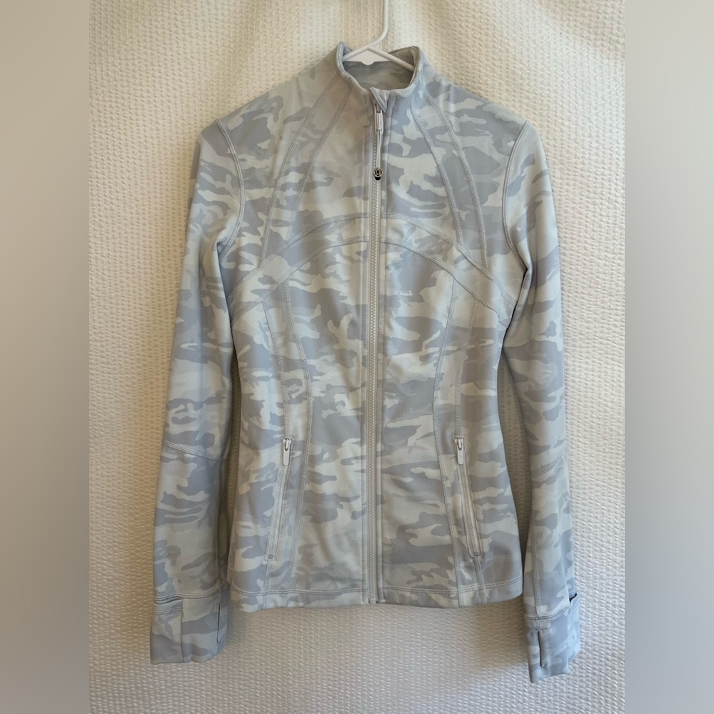 lululemon Define Jacket Women's Light Gray Camo Jacket Size: 6 NWOT